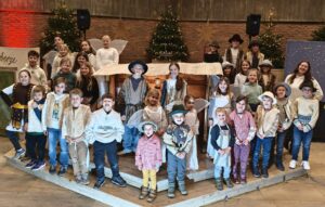 2025 Krippenspiel Kinder mit Verantwortlichen