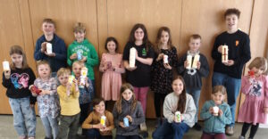 2026 Beitragsbild Kinder mir Kerzen